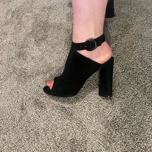 Black Suede Kendall&Kylie Heels